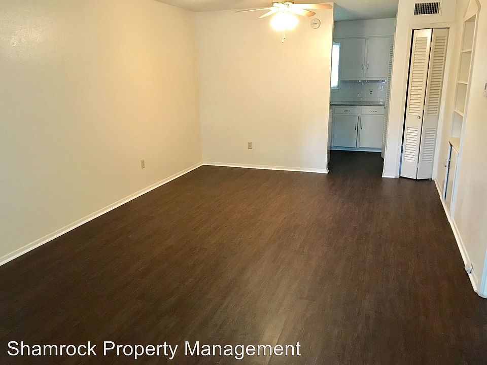 2nd image of 5015 Lakeland Cir APT 102
