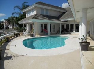 2307 Edgewater Ct, Rockport, TX 78382