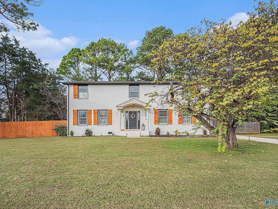 1st image of 300 Bethesda Dr SE