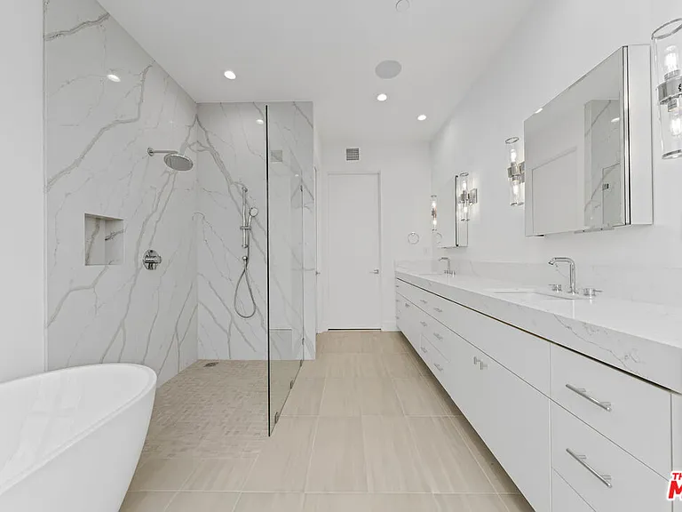 13206 Dewey St — Photo 11