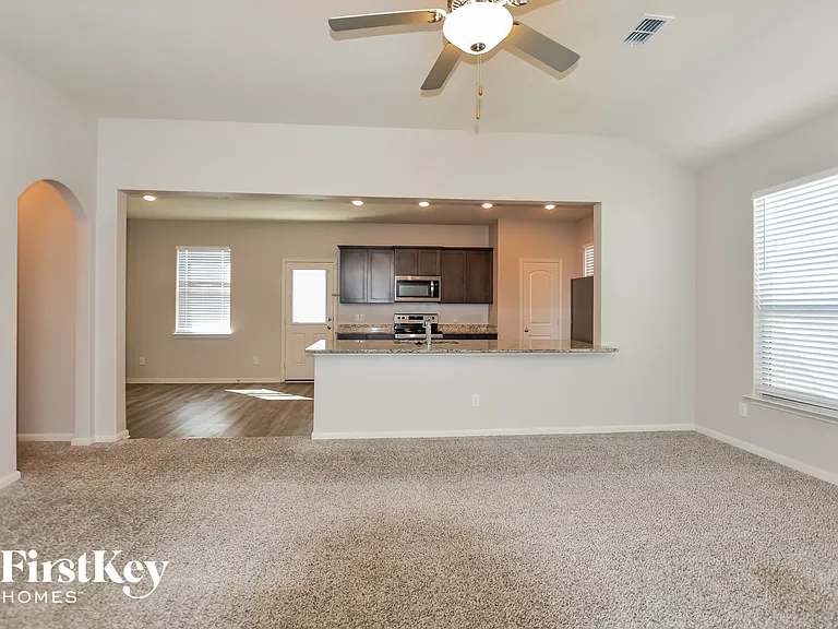 516 Aqueduct Dr — Photo 4