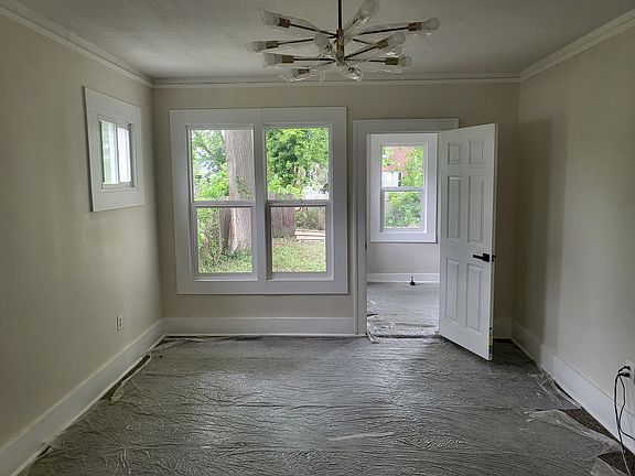4th image of 2930 Taylor St