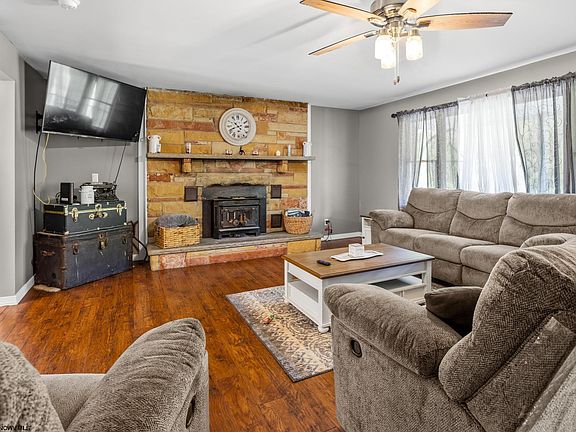 4th image of 247 Riggs Ln