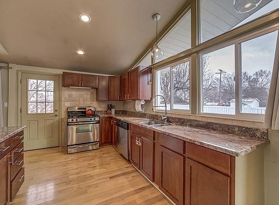 5th image of 3827 S Knudson St