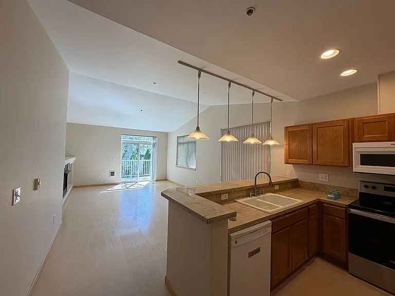 5400 Harbour Pointe Blvd #K208 — Photo 3