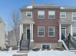 1987 Clover Ridge Dr, Chaska, MN 55318