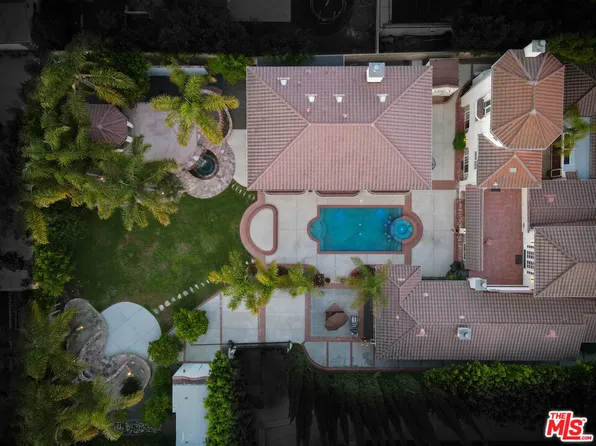 10655 Camarillo St, North Hollywood, CA 91602