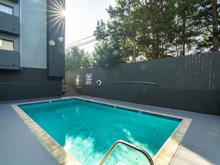 315 Virgil — Photo 8
