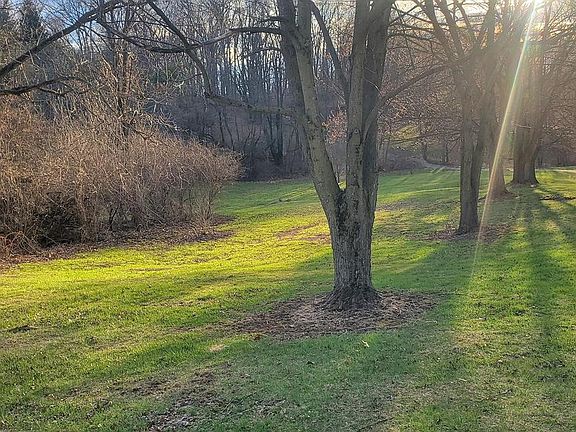 2nd image of 1525 Mount Zion Rd