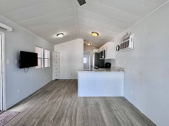 5th image of 12121 Vonn Rd #221