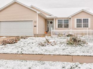 2901 SE Stone Ridge St, Grimes, IA 50111