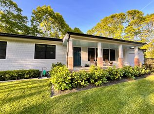 35 W Neck Rd, Southampton, NY 11968