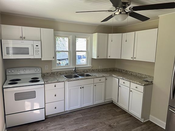 2nd image of 1836 Ferndale Ave