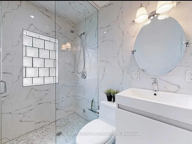 4 Belle Ayre Blvd #UPPER — Photo 11