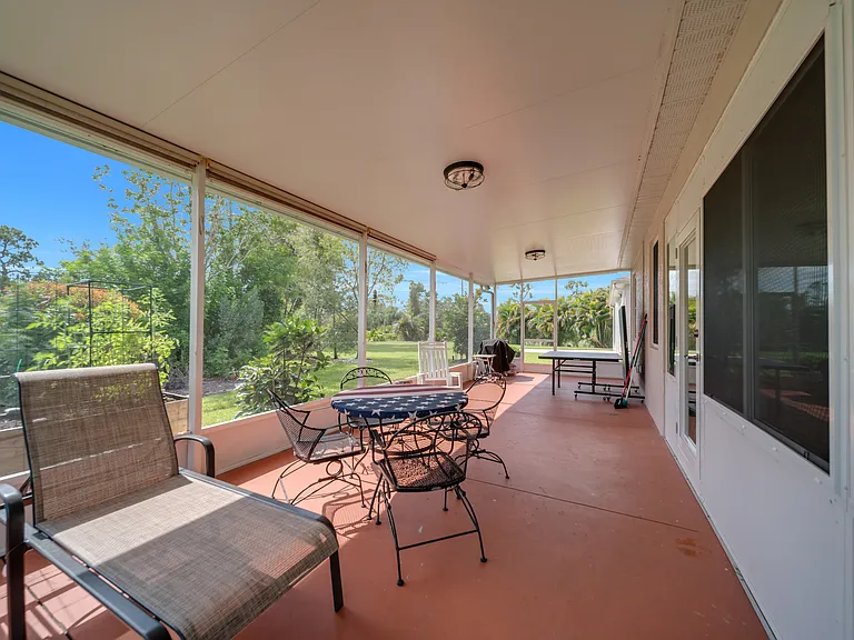 1358 Hedgewood Cir — Photo 27