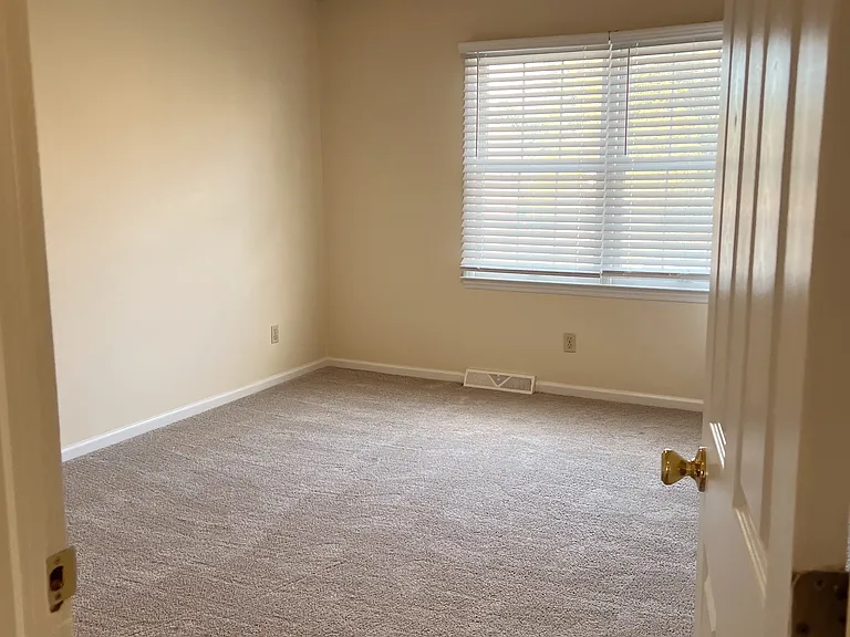 1270 Ebenezer Rd — Photo 11