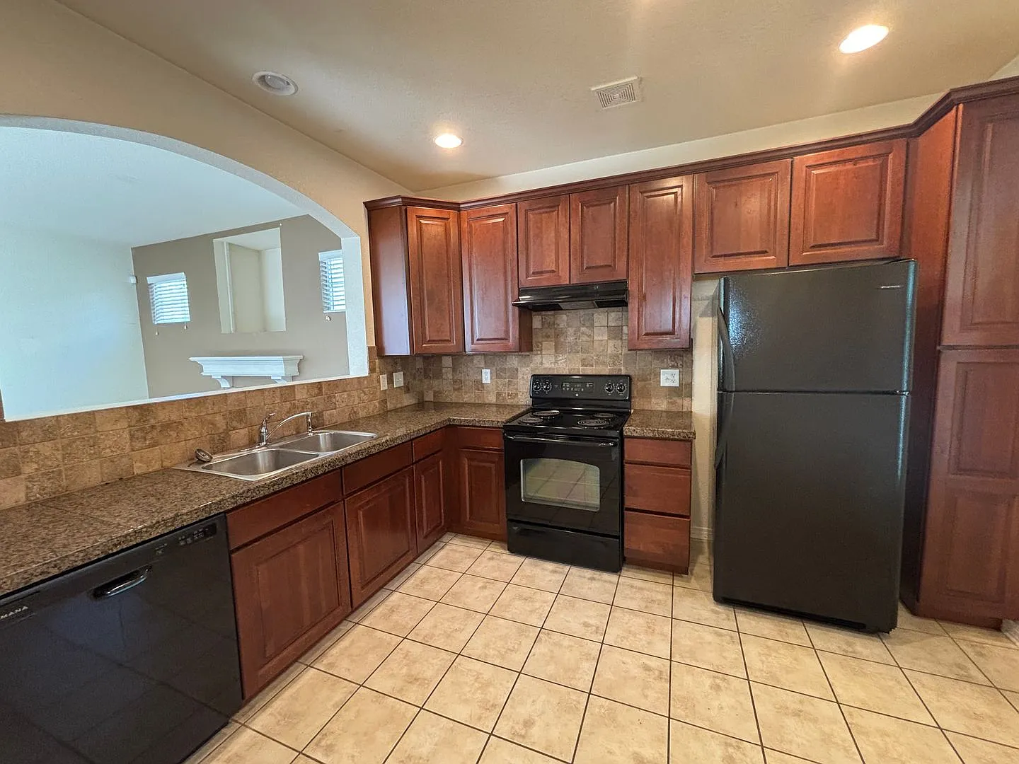 Spacious Living in a Desirable Fort Collins Neighborhood — Photo 2