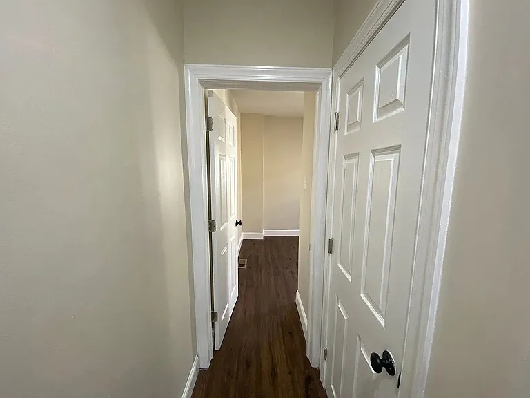 445 Manor St — Photo 13