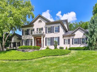 8 Camargo Canyon Dr, Cincinnati, OH 45243