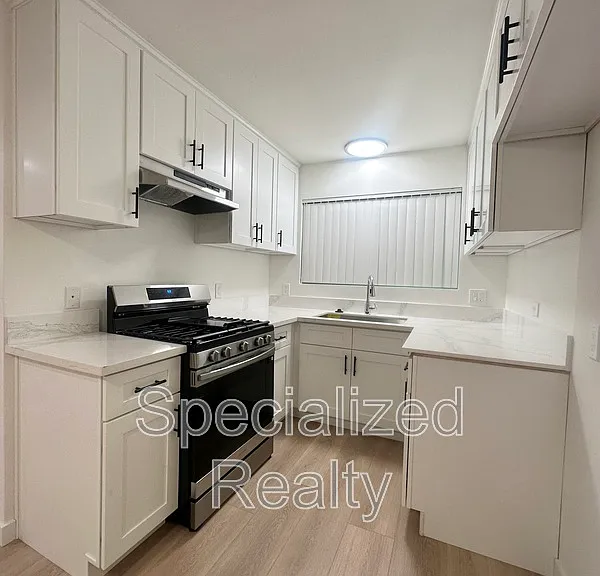 508 Hill Dr #2 — Photo 2