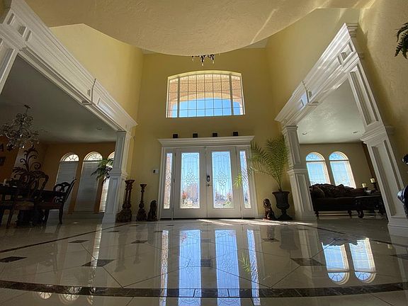 3rd image of 7629 Vista Del Sol