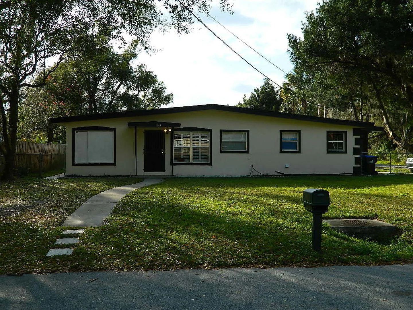 3-Br 2-Baths — Photo 1
