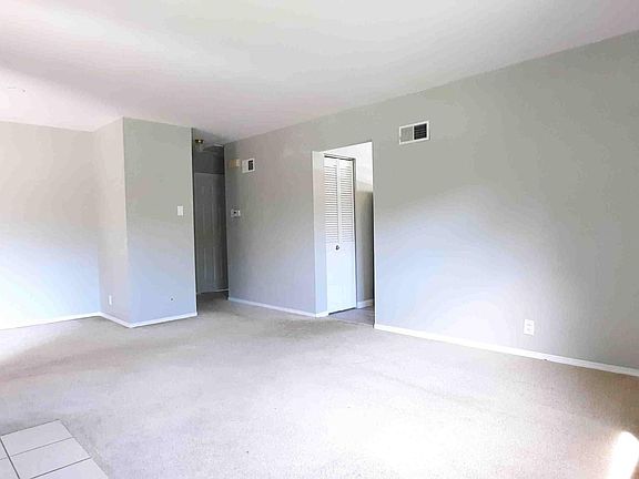 3rd image of 10527 Meath Dr