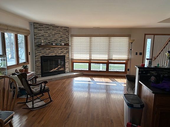 4th image of 1847 Lakewood Dr