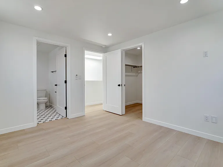 5193 W 20th St #3/4 — Photo 25