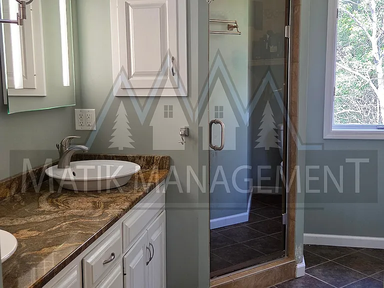 1420 Ridge Cliff Ln NE — Photo 32