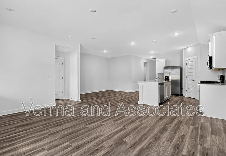 4771 W Folsom St — Photo 16