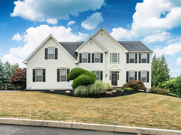 988 Stuart Dr, Pottstown, PA 19464