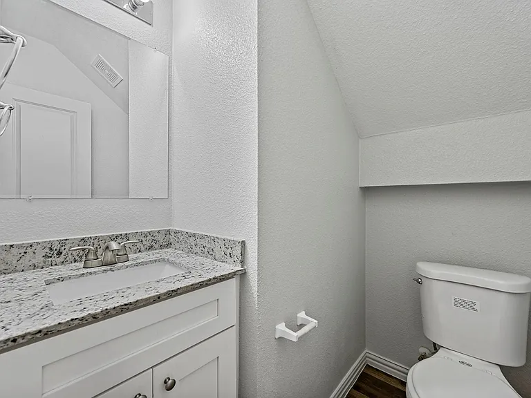 1709 E Tucker St #MAIN — Photo 10