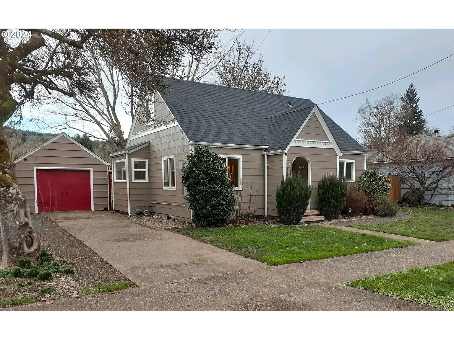 421 NE Yamhill St photo 1