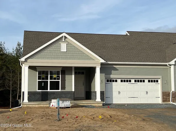 30 Daintree Drive, Saratoga Springs, NY 12866