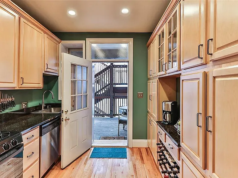 2056 Lafayette Ave #2W — Photo 18