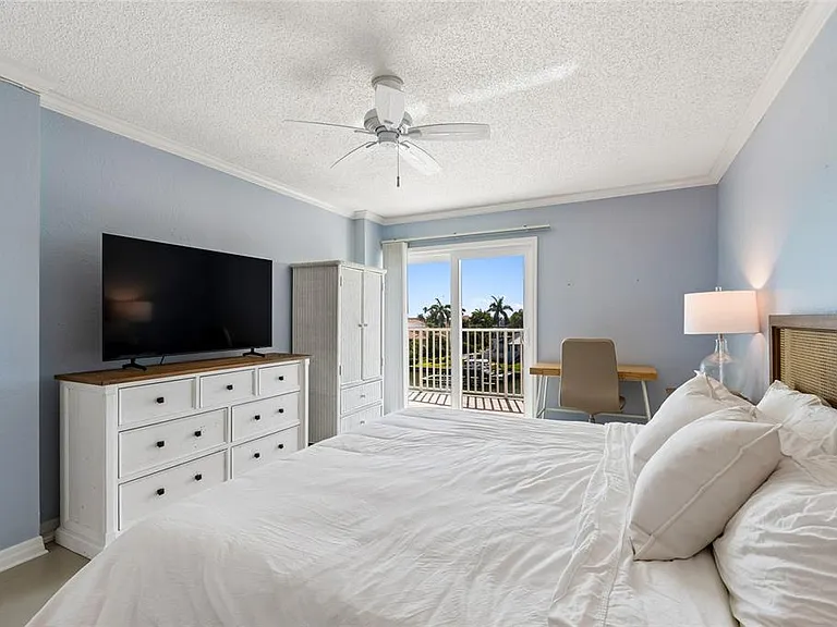 719 Pinellas Bayway S #301 — Photo 28