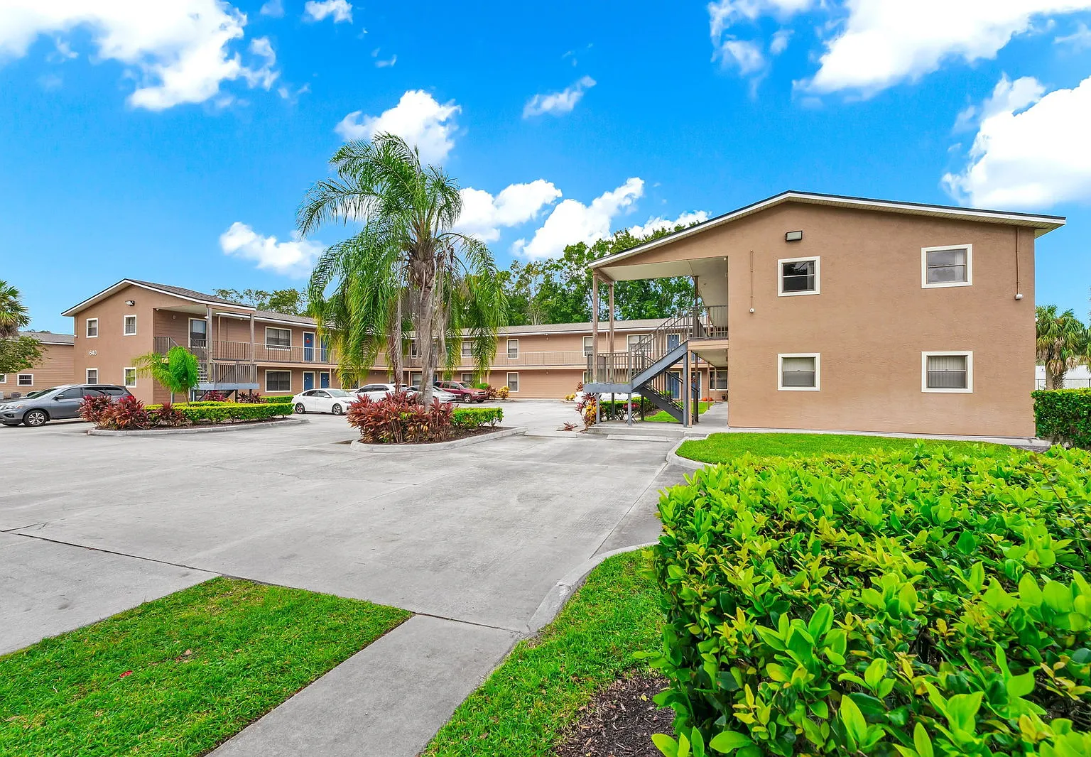 2 bed, 1.0 bath, 900 sqft, $1,295 — Photo 3
