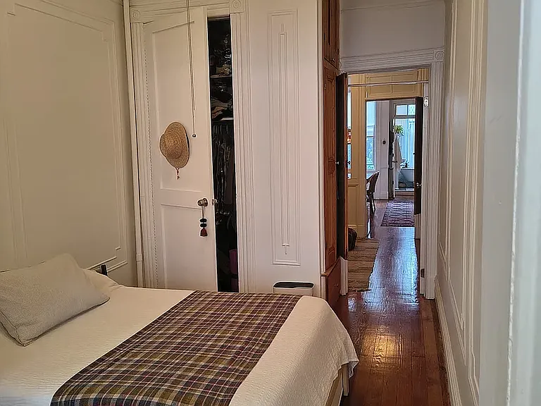 152 Eckford St #1L — Photo 4