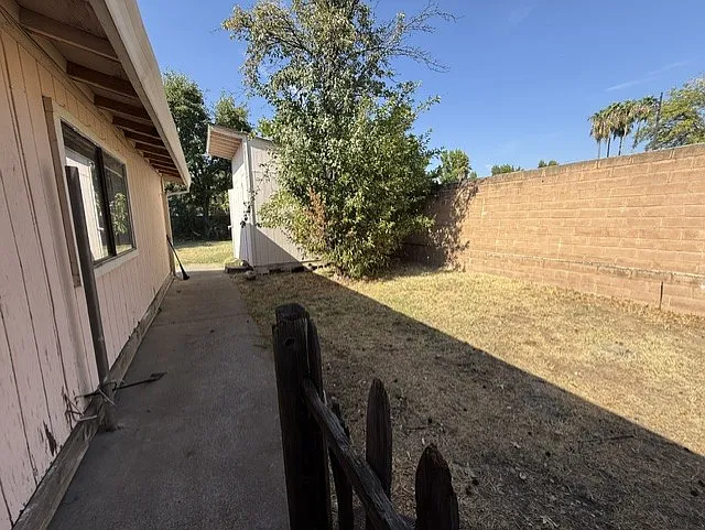 8363 Deville Oaks Way — Photo 10