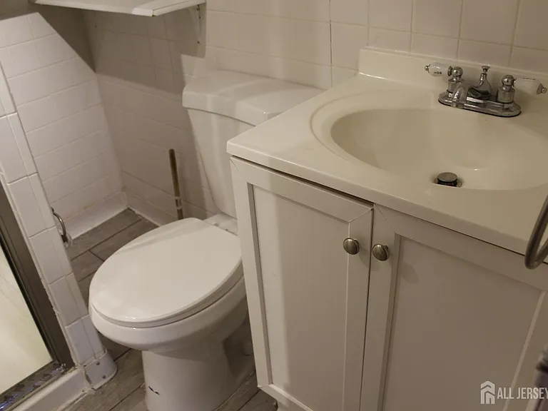 82 Washington Ave — Photo 20
