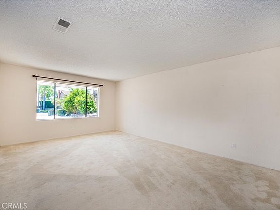 5th image of 8571 Links Rd