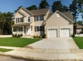 4 Harmony Ln, Berlin, NJ 08009