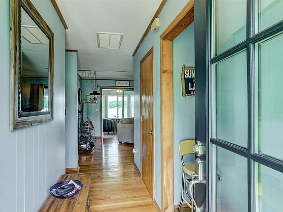 4th image of 1110 S Lakeshore Dr