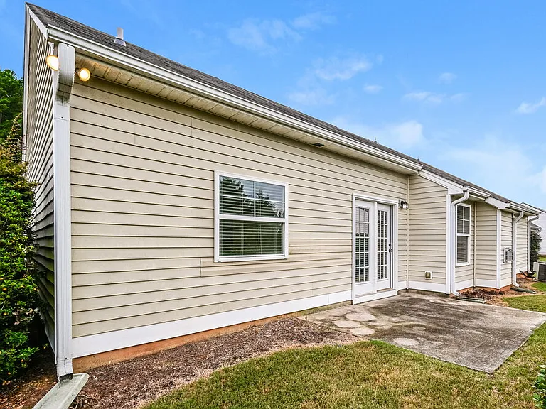 3896 Pine Village Pl — Photo 17