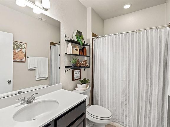3rd image of 504 Cinnamon Teal Ln