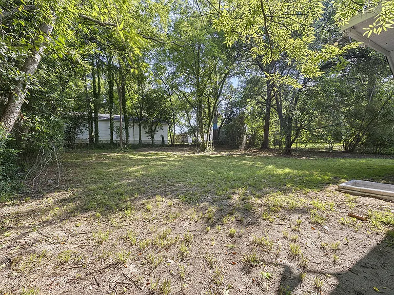 4009 Lindwood Dr — Photo 5