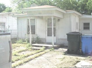 725 Schuessler St, Seguin, TX 78155