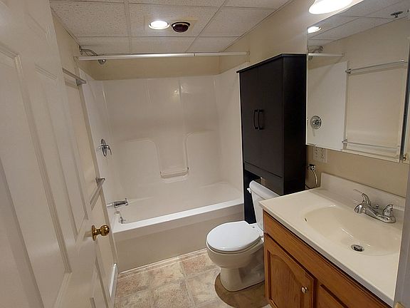 4th image of 35 Broad St APT 6