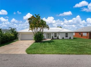 107 Lakefront Ln NW, Lake Placid, FL 33852